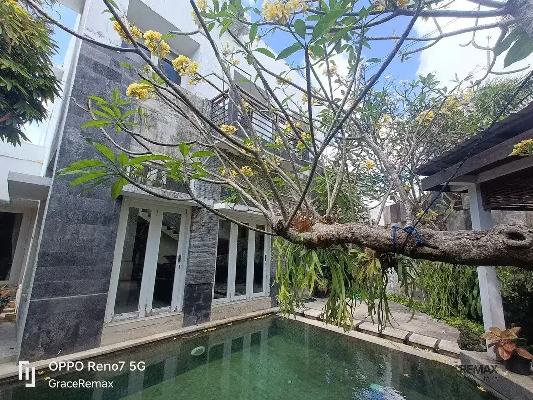 Tropical Modern Villa For Sale, in Mumbul Benoa - Image 6 of 7
