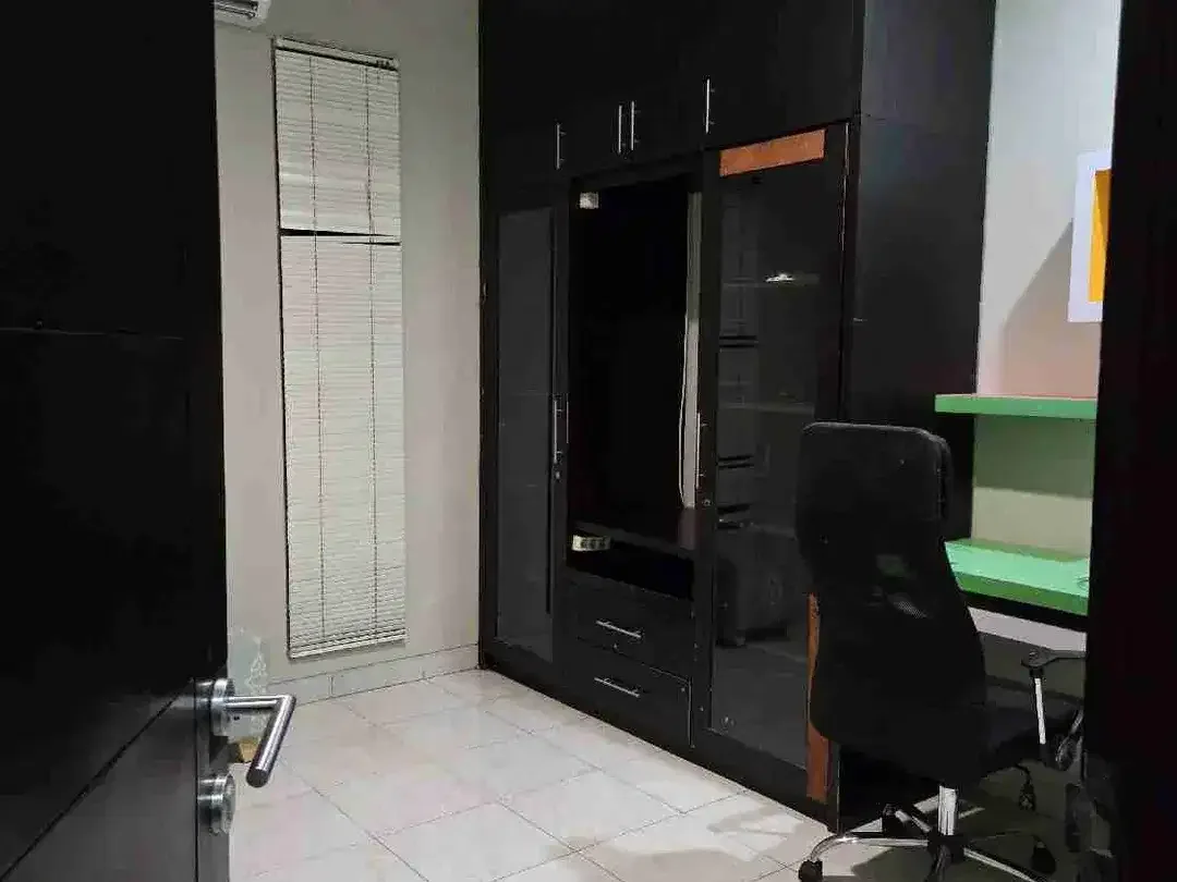 RUMAH 2 LANTAI DI PUSAT KOTA RENON - Image 4 of 8