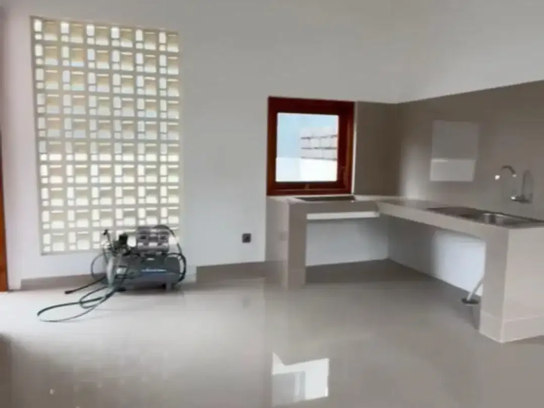 Dijual Rumah Siap Huni 3 Kamar SHM di Kerobokan Gatsu Barat Denpasar - Image 7 of 10