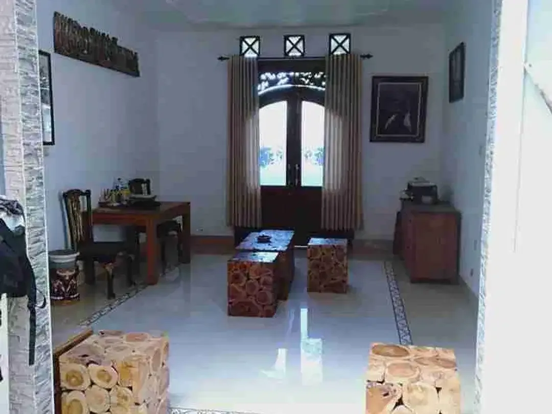 Rumah Keluarga Ideal 2 Lantai di Kesiman Denpasar - Image 9 of 10