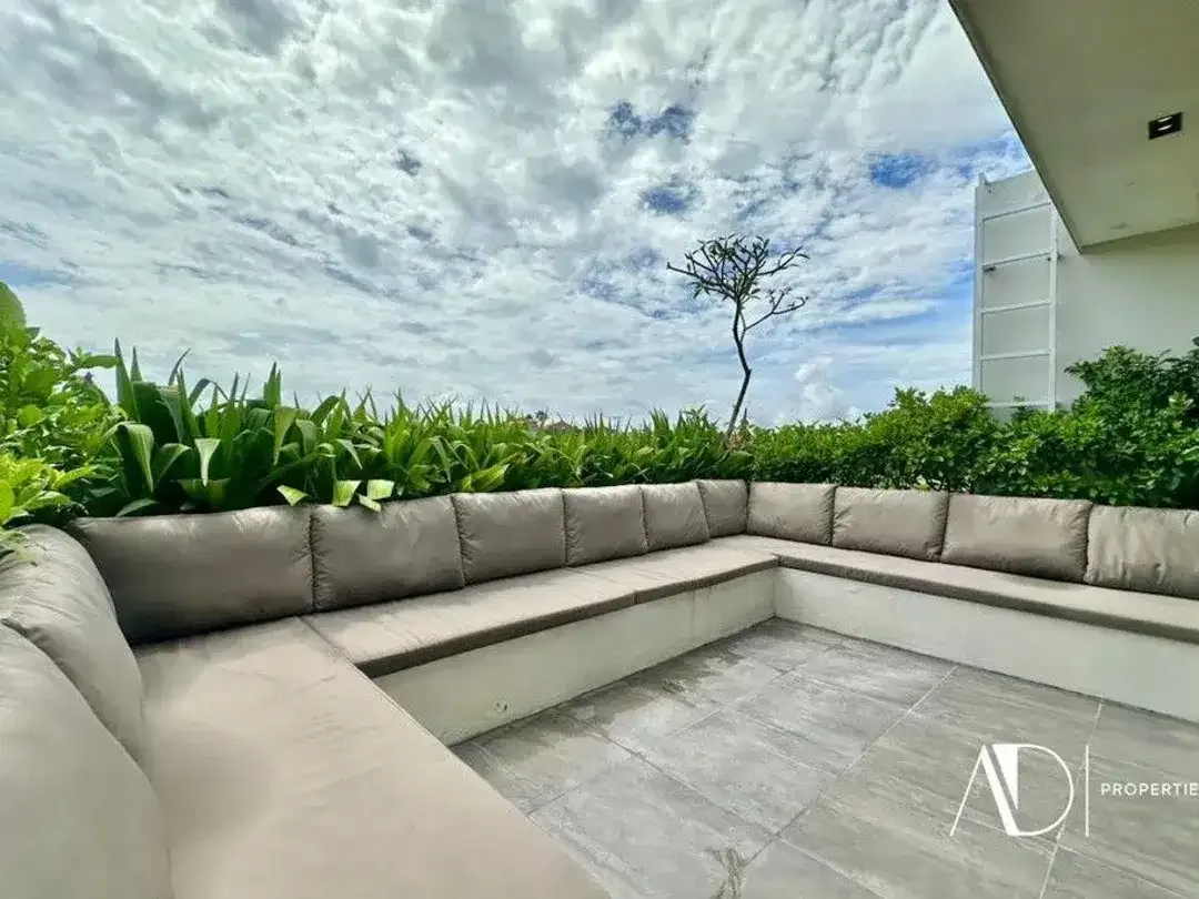FREEHOLD | ULTRA-MODERN 4-BEDROOM LUXURY VILLA IN BERAWA, CANGGU - Image 5 of 10