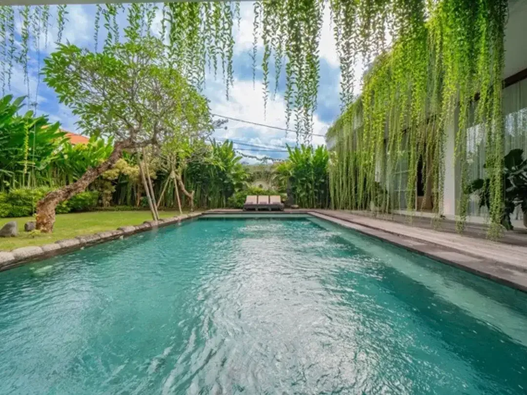 Luxury Villa For Sale in Umalas - Image 9 of 10