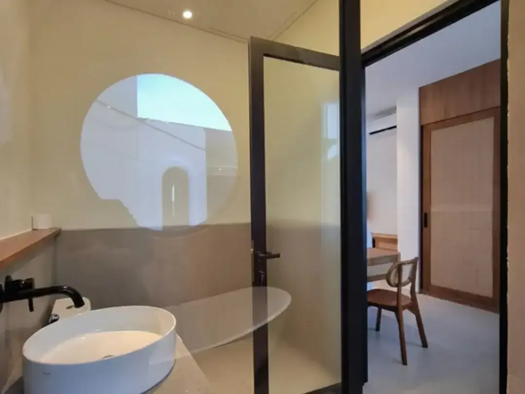 Modern Mediterranean Tropical Villa In Canggu Sempol Pererenan - Image 7 of 10