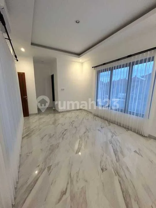 Rumah Nyaman Modern di Ciung Wanara Renon - Image 2 of 4