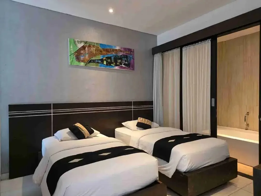 Dijual Hotel bintang 3 sangat murah di Kuta Bali. - Image 9 of 10