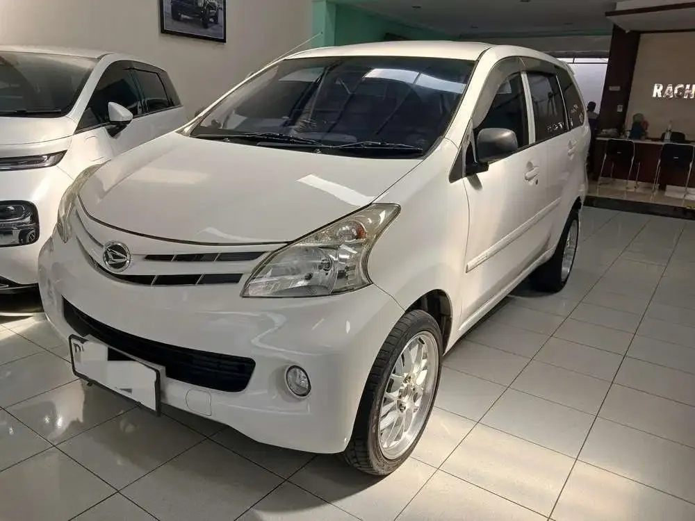 Daihatsu Xenia M 2014 Putih 1.0cc M/T - Image 1 of 8