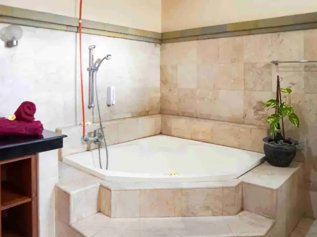 Dijual Cepat Rumah Villa 2 Lantai beserta furnish di kerobokan, badung, bali - Image 3 of 8