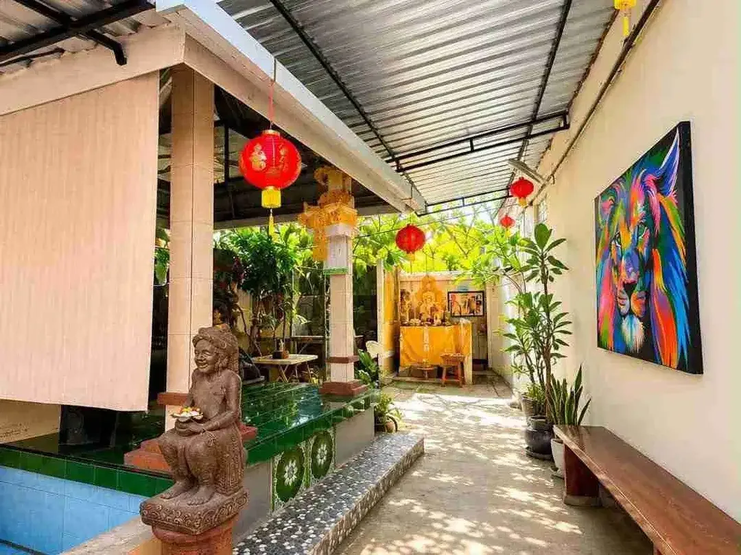 DIJUAL RUMAH MINIMALIS LANTAI 2 
LOKASI MAHENDRADATTA JALAN  GUNUNG GEDE DENPASAR BARAT 
PERUMAHAN CLUSTER ONE GATE SYSTEM 
SECURITY 24 JAM - Image 4 of 10