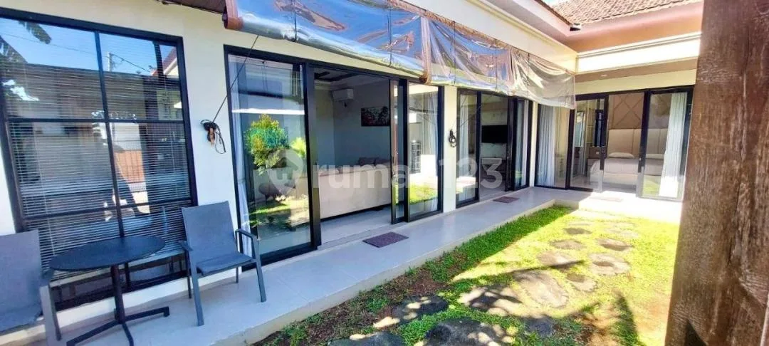Disewakan Rumah Semi Villa di Seminyak Full Furnished - Image 1 of 4