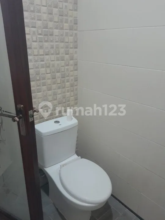Rumah Luas Dua Lantai Denpasar Barat - Image 2 of 4
