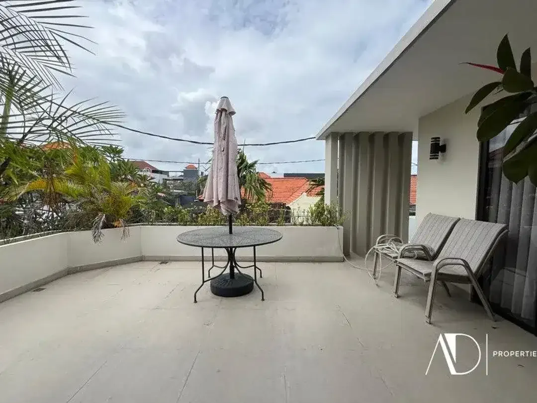 FREEHOLD | CONTEMPORARY 2-BEDROOM VILLA NEAR SEMINYAK - Image 10 of 10