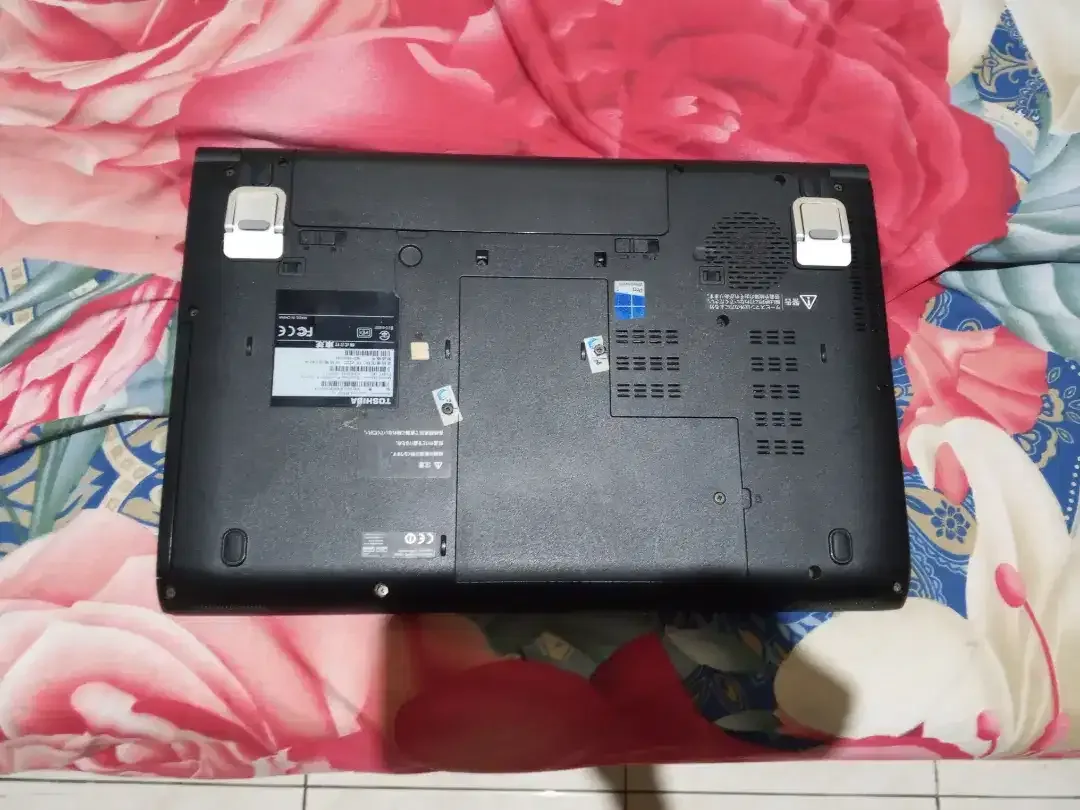 Dijual Laptop Toshiba Dynabook - Image 4 of 4