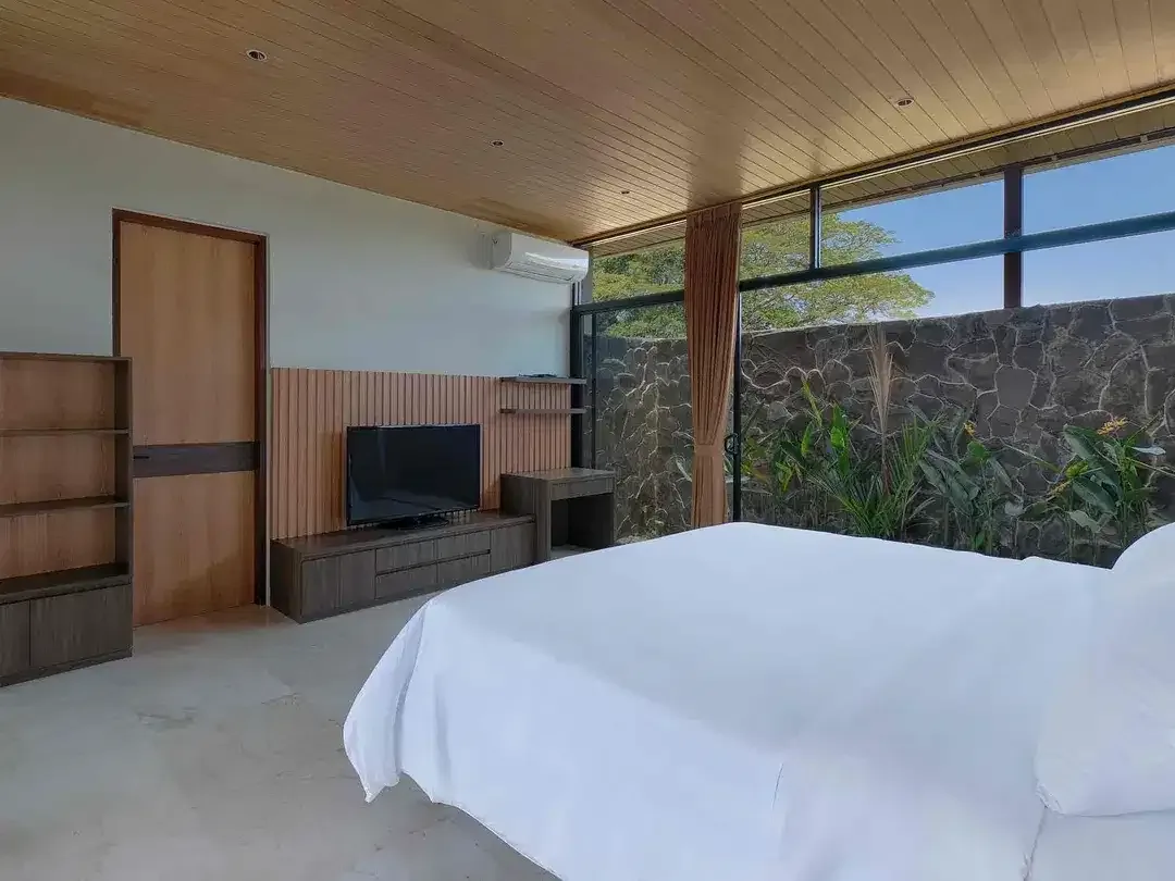 4 BEDROOMS OCEAN VIEW VILLA AT SANUR - Image 6 of 10