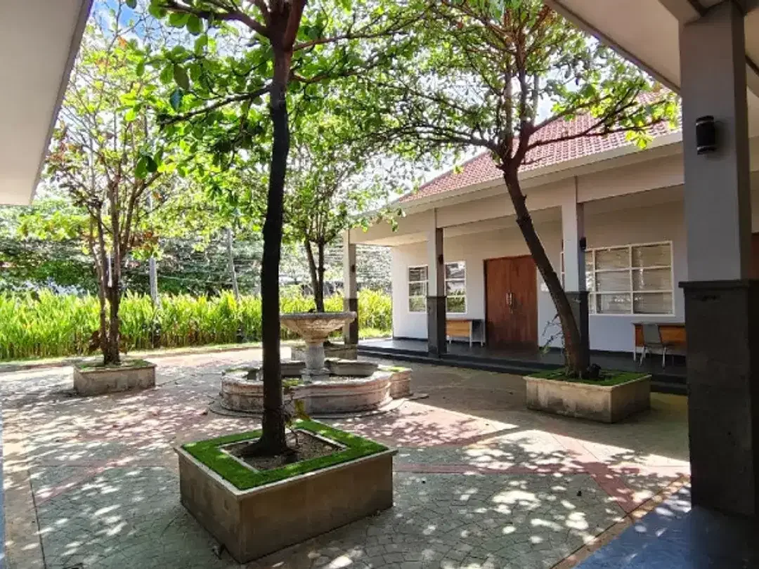 Disewakan Gedung Ex Kampus di Dewi Madri Renon - Image 2 of 10