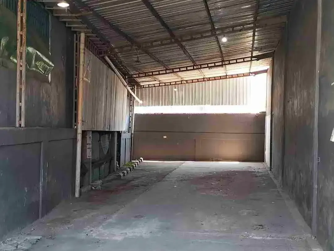 jual gudang luas 9 are akses container masuk 100 m dari Gatot Subroto Barat Denpasar - Image 5 of 9