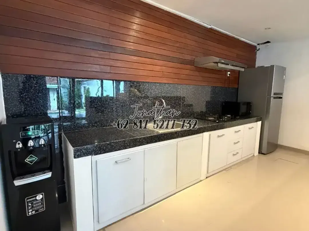 Villa Tropis 4 Kamar 705 m2 Cemagi Dekat Pantai - Image 2 of 10