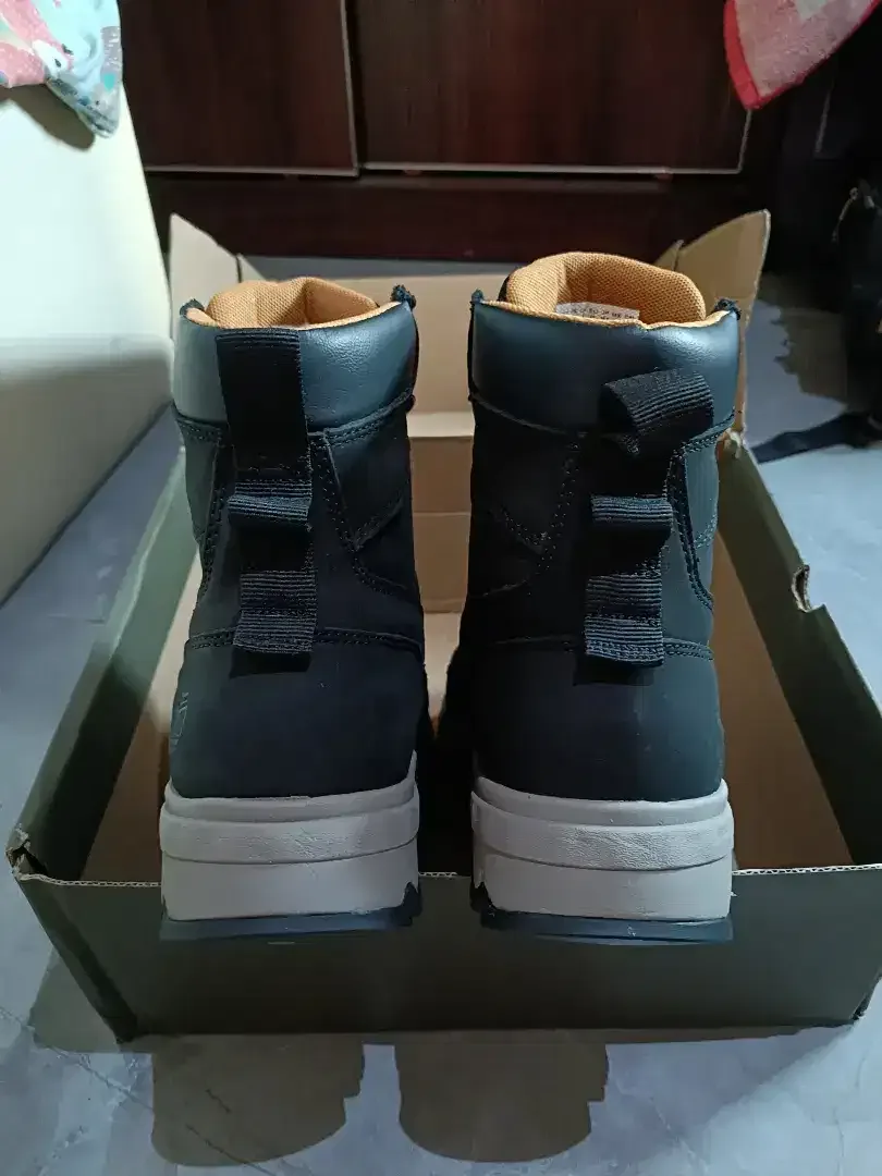Sepatu timberland ultra 42 - Image 3 of 5