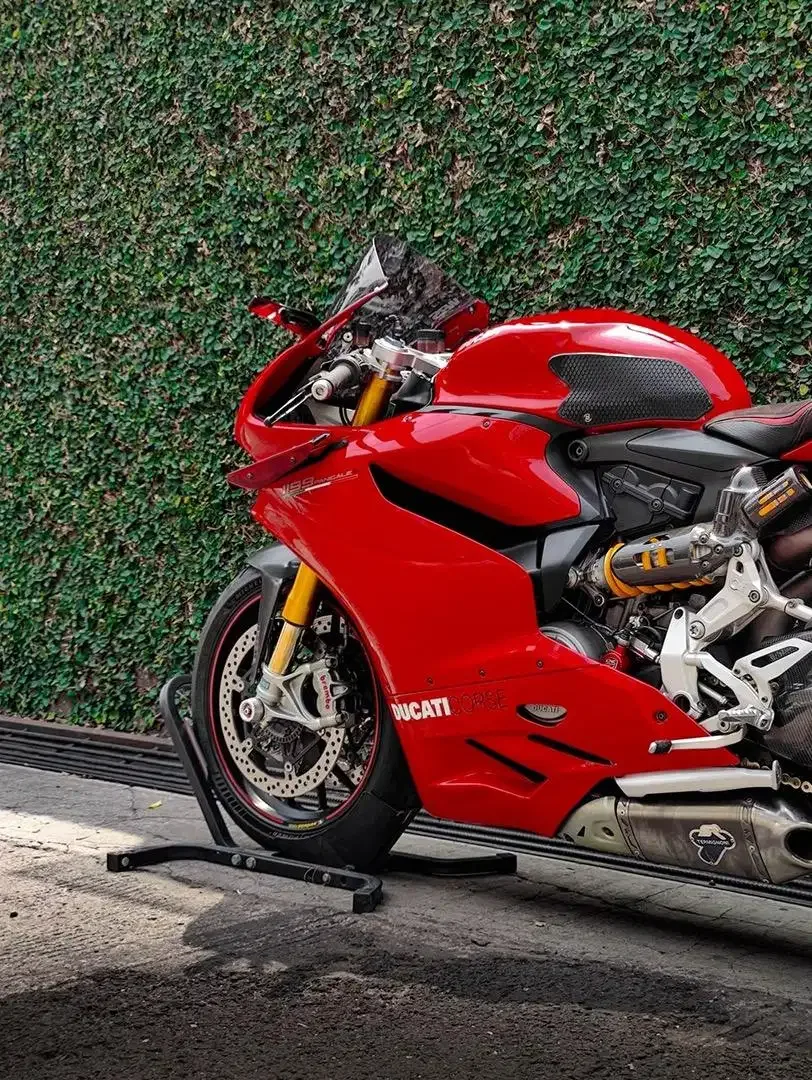 Ducati Panigale 1199 S tahun 2015 Rare Special Unit Low Odo Mulus - Image 8 of 10