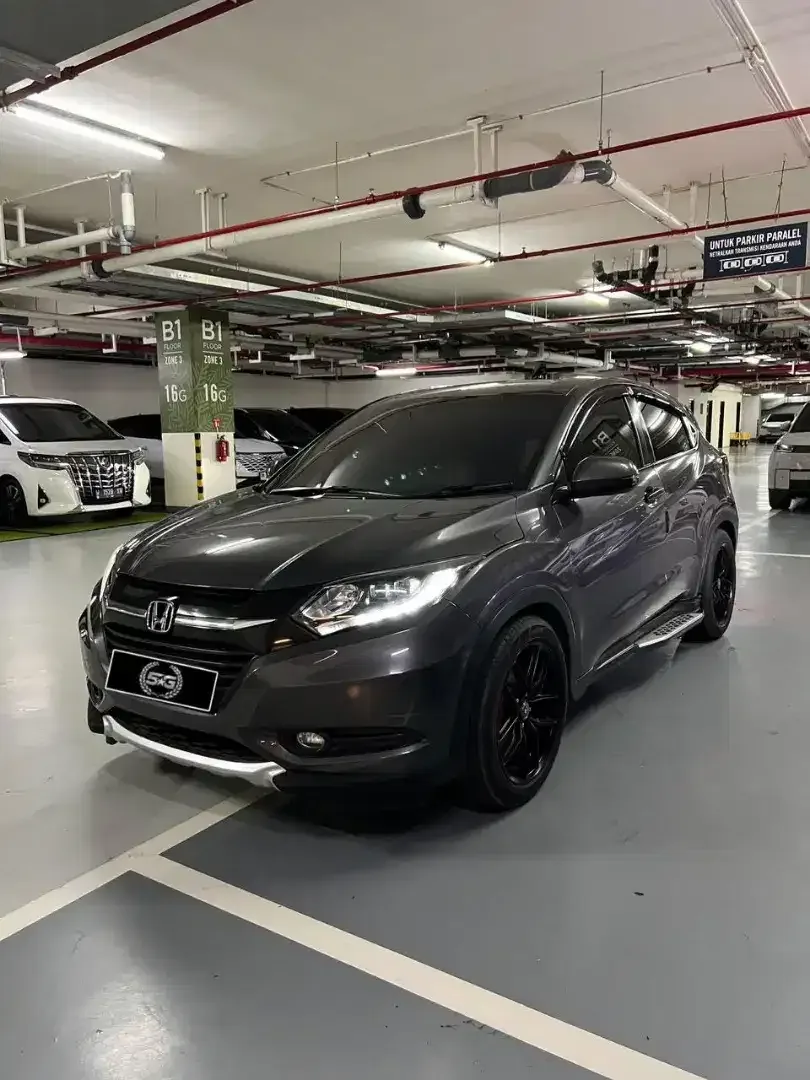 HONDA HR-V E 1.5 2015 AT GREY FULL ACC - Image 3 of 10