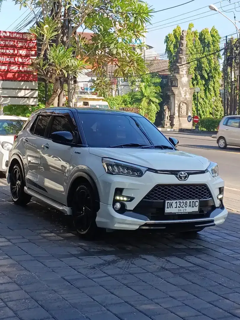 TOYOTA RAIZE GR SPORT TWO TONE SUPER ISTIMEWA - Image 1 of 10