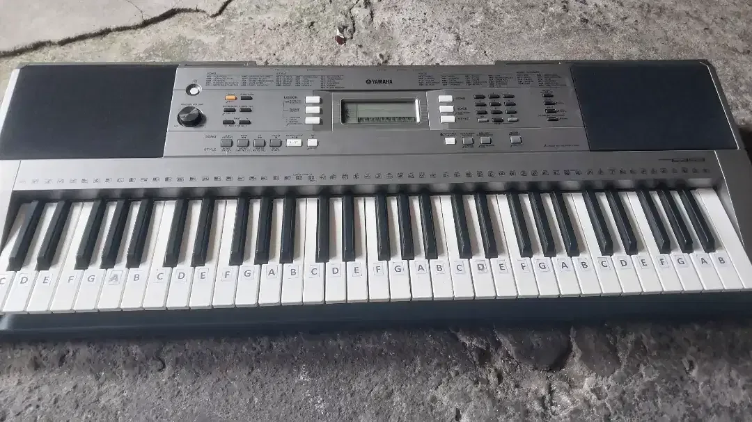 Keyboard organ piano yamaha psr e353 - Image 3 of 4