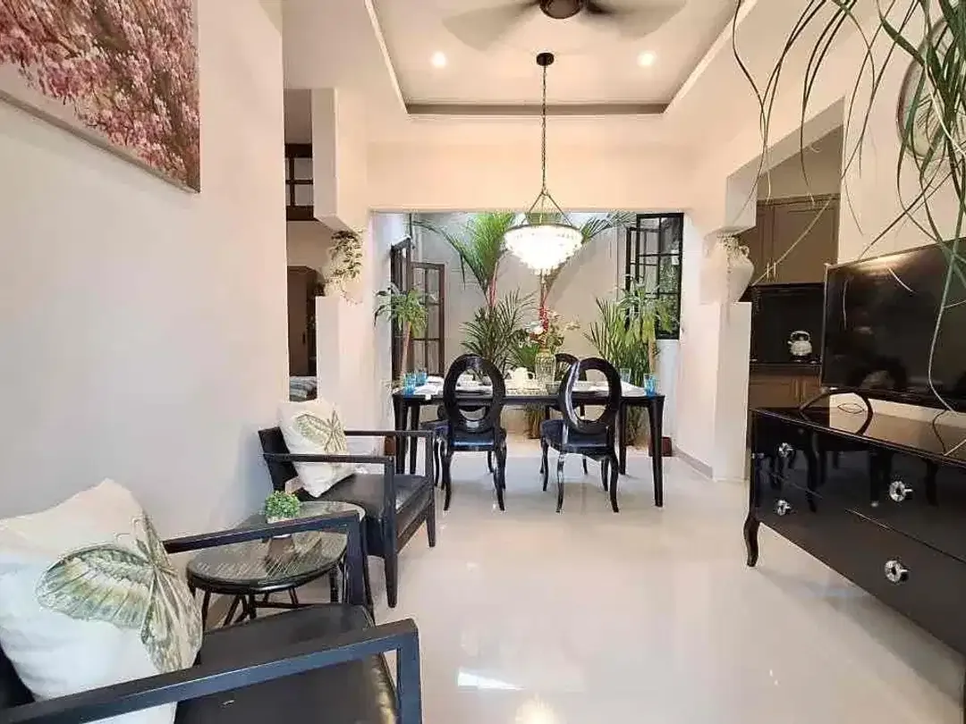 Dijual Rumah Style Modern Kolonial di Lingkungan Perumahan One Gate System Security 24hr area Taman Griya - Image 6 of 10