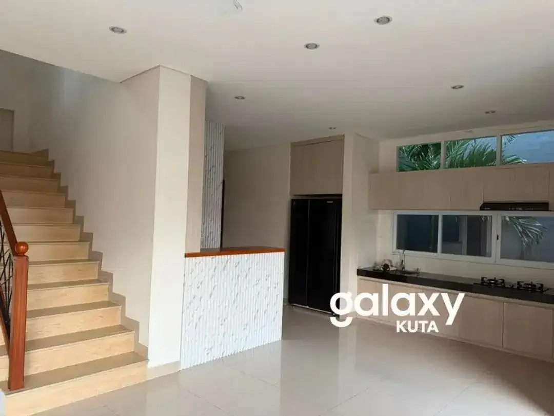 DISEWAKAN VILLA LOKASI PREMIUM DI PENGIASAN SANUR DENPASAR - Image 4 of 10