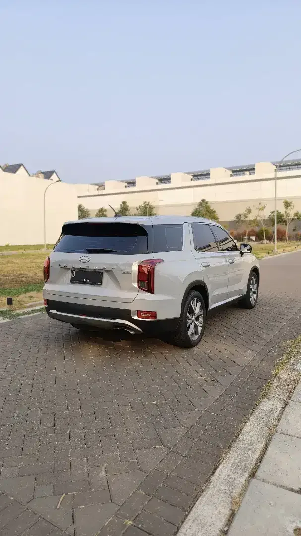 Hyundai Palisade Signature 2.2 CRDi 2022 NIK 2021

White on Red - Image 4 of 10