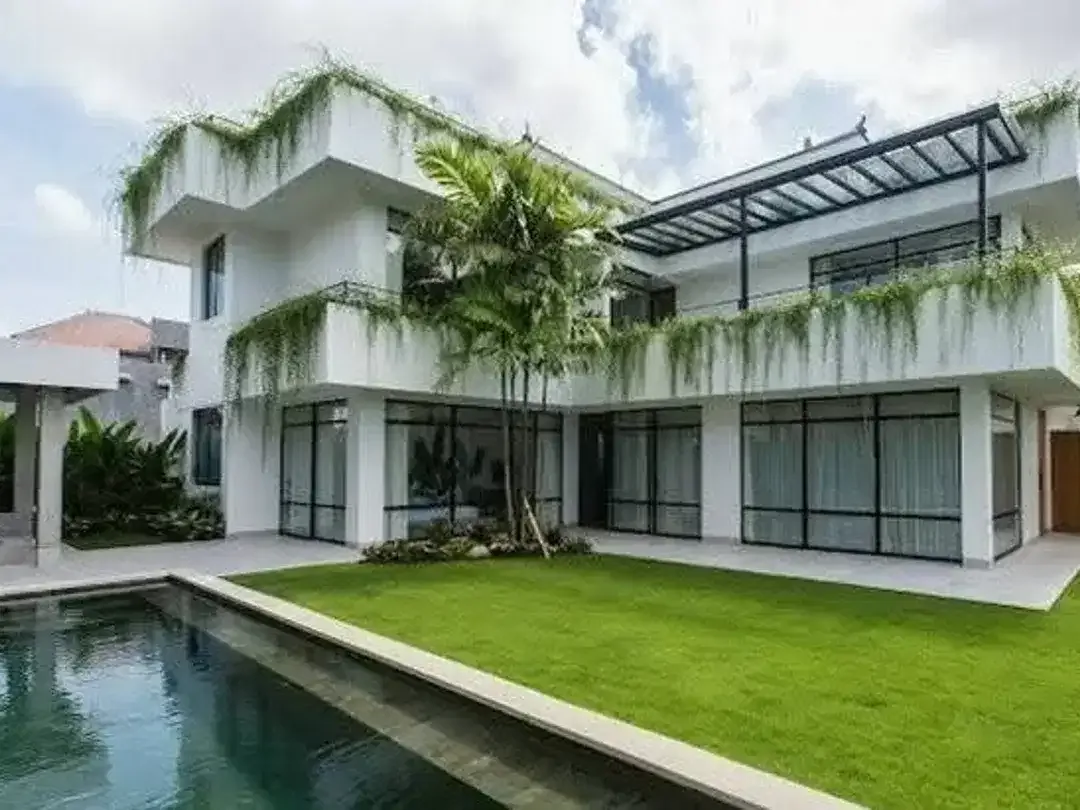 Di Sewakan Luxury Villa 5 Bedroom - Lokasi Kayu Tulang, Canggu, Bali - Image 1 of 10
