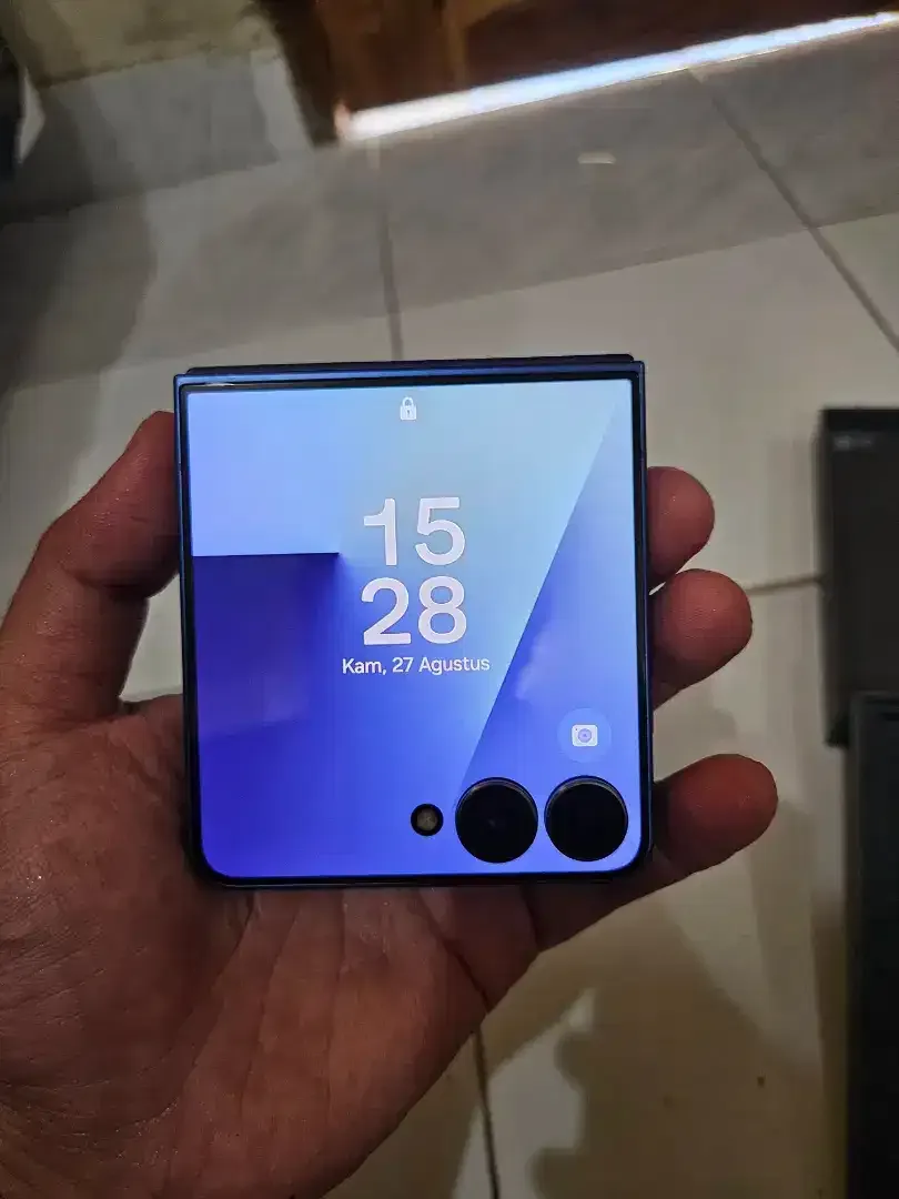 Dijual cepat atau TT samsung z flip 7 - Image 1 of 10