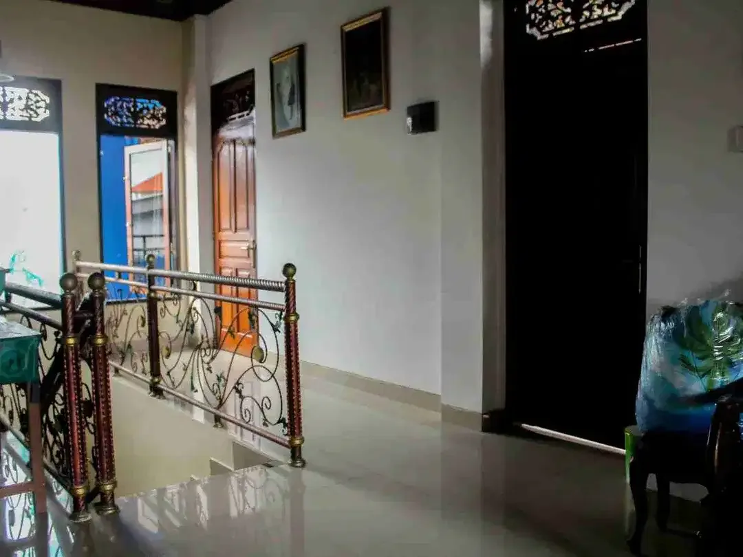 Dijual rumah second lantai 2 lokasi Ayani Utara tunggal ametung Denpasar Utara - Image 8 of 10