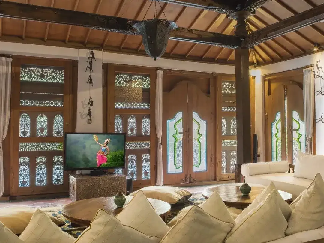 Freehold Luxury 6 Bedroom In Great Location Seminyak - Image 3 of 10