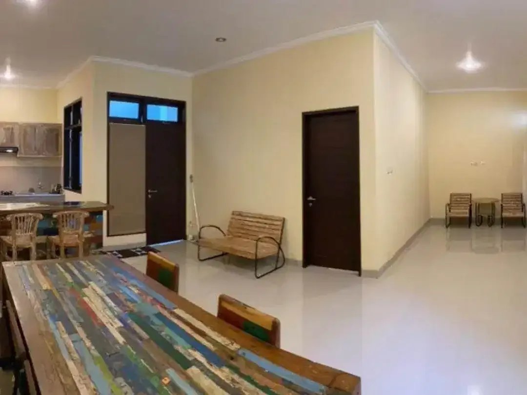 Dijual Rumah Lantai 2‼Berlokasi di Taman Jimbaran - Image 8 of 9