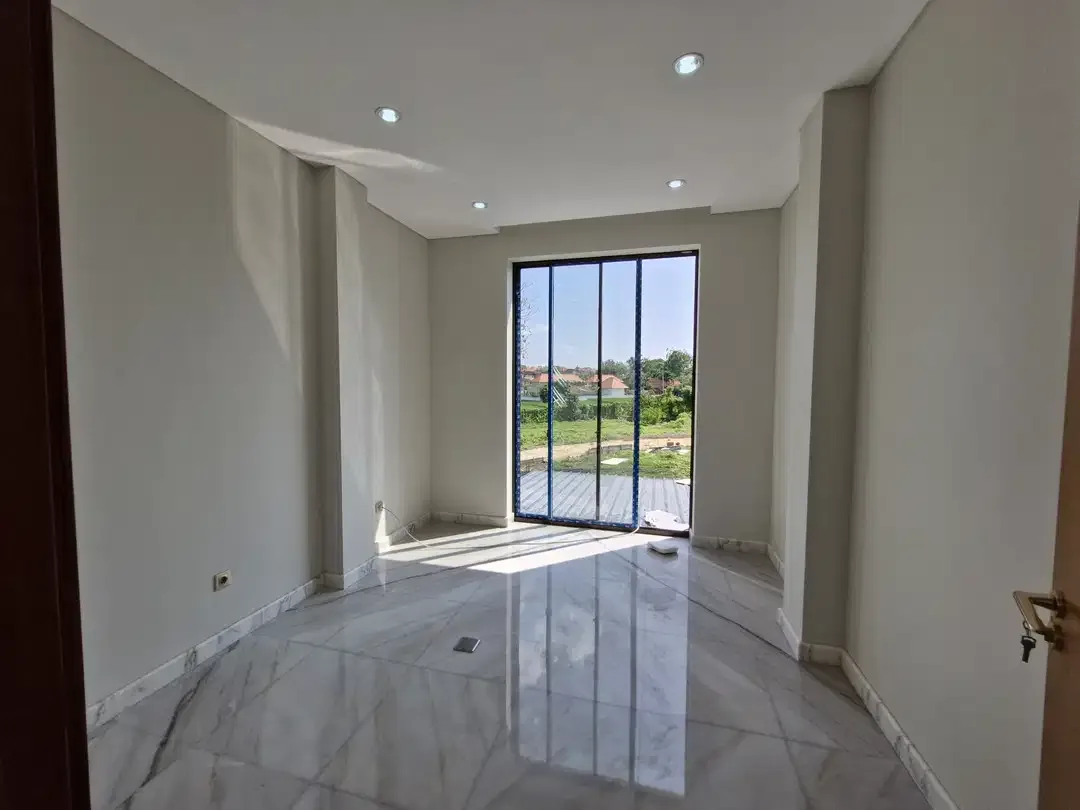 VILLA LUXURY DALAM KOMPLEKS BARU DI UMALAS - Image 9 of 10