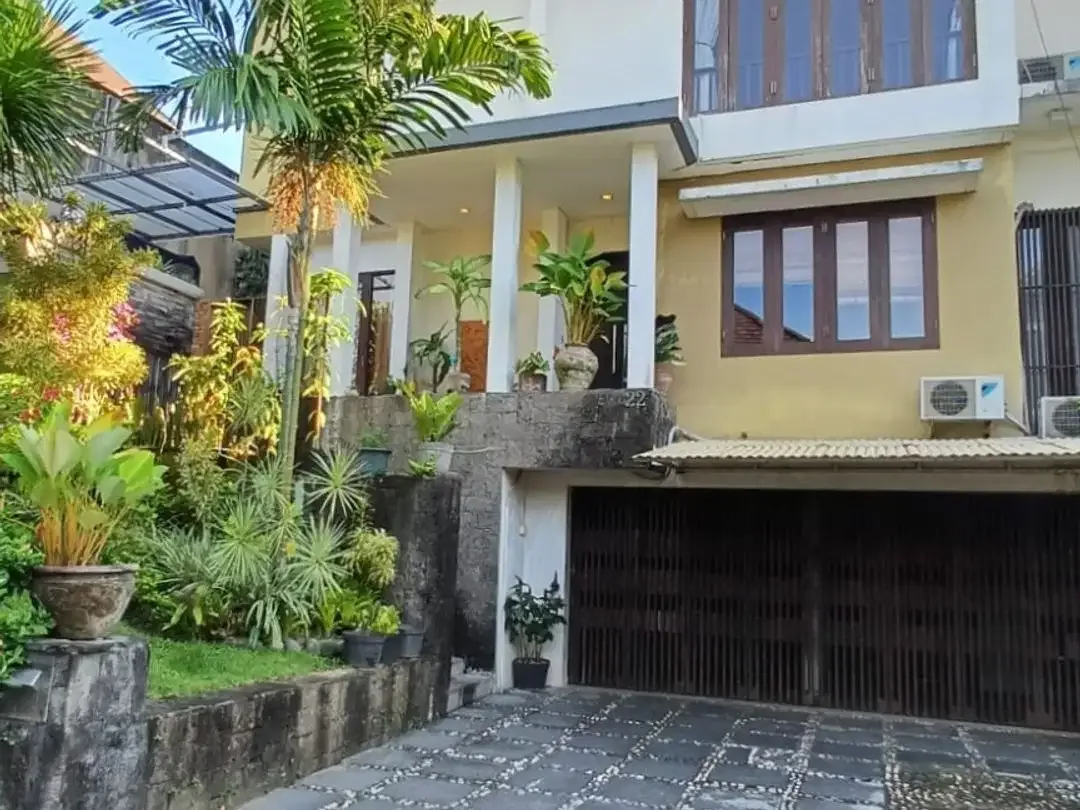 Rumah Mewah Perabot Artistik di Hayam Wuruk Residence Denpasar - Image 1 of 10