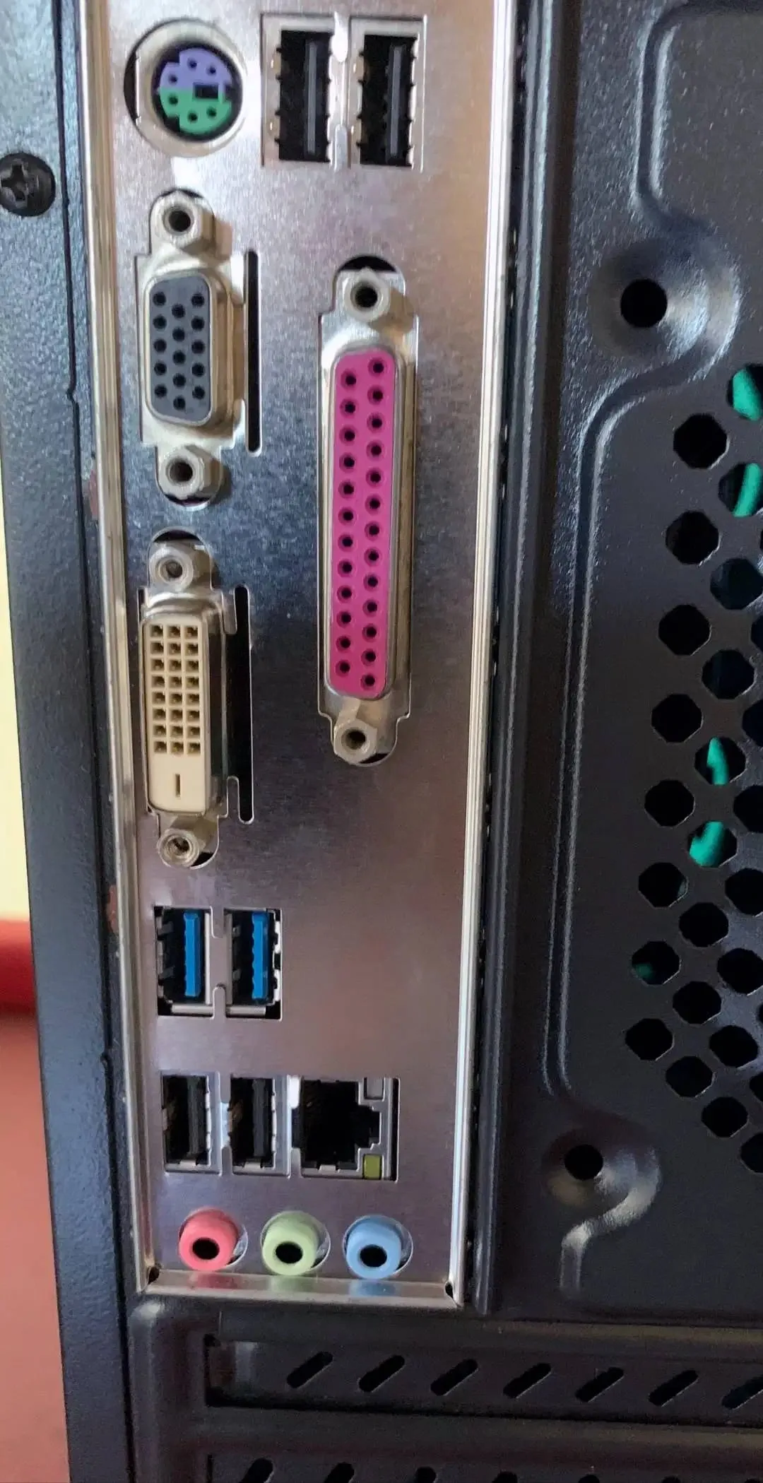 PC-GA-B85M-D3V,Intel-i3-4130-3.4GHz,16Gb DDR3,120Gb SSD-Win 10-hdd 2Tb - Image 5 of 6