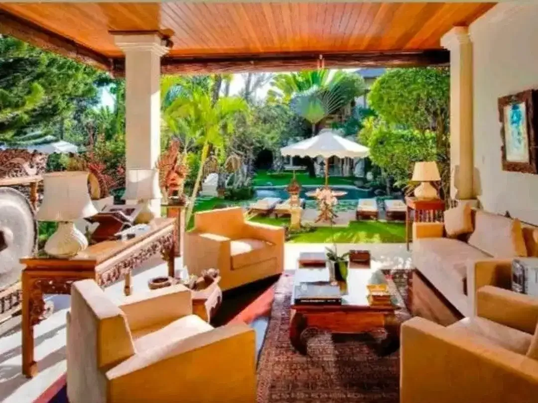 LUXURY VILLA ESTATE SANUR – 30 ARE, 8 BEDROOM - Image 7 of 10