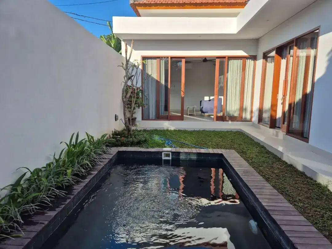 DISEWAKAN VILLA MODERN  DI JALAN SEKUTA - SANUR - Image 2 of 10