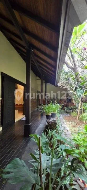 Sewa Villa Mewah 3 BR Sanur Kutat Lestari Dekat Pantai Full Furnished - Image 3 of 4