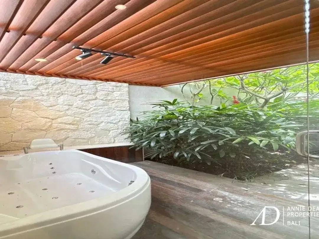 FREEHOLD | MODERN 4-BEDROOM VILLA IN BUMBAK - UMALAS - Image 7 of 7