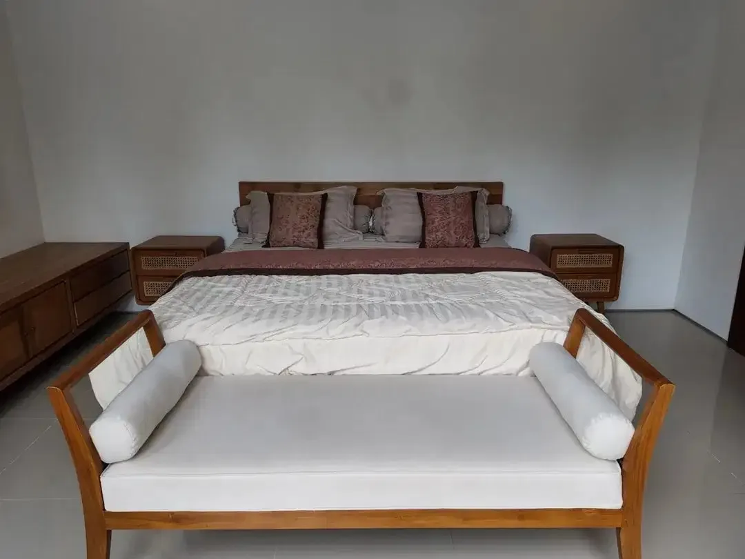 Villa 3 Bedroom Super Strategis Sudah di sewakan dekat jalan Uluwatu - Image 8 of 10
