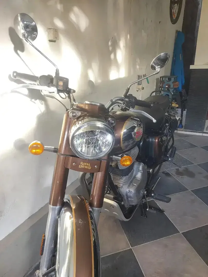 Dijual murah Royal Enfield Classic Reborn Chrome Bronze 2023 - Image 3 of 4
