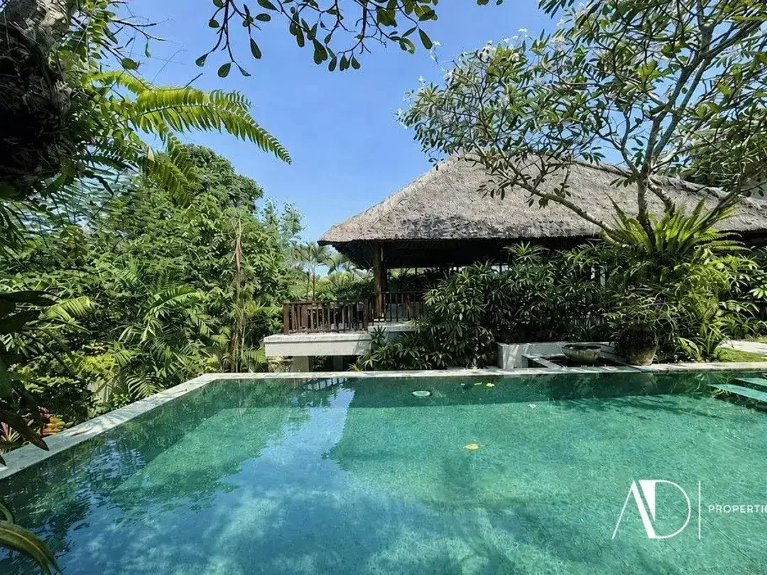 FREEHOLD | LUXURY BALINESE VILLA IN PRIME PERERENAN - Image 6 of 10