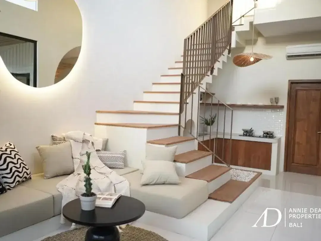 LEASEHOLD | MEDITERRANEAN-STYLE 2-BEDROOM VILLA - OBEROI, SEMINYAK - Image 4 of 8