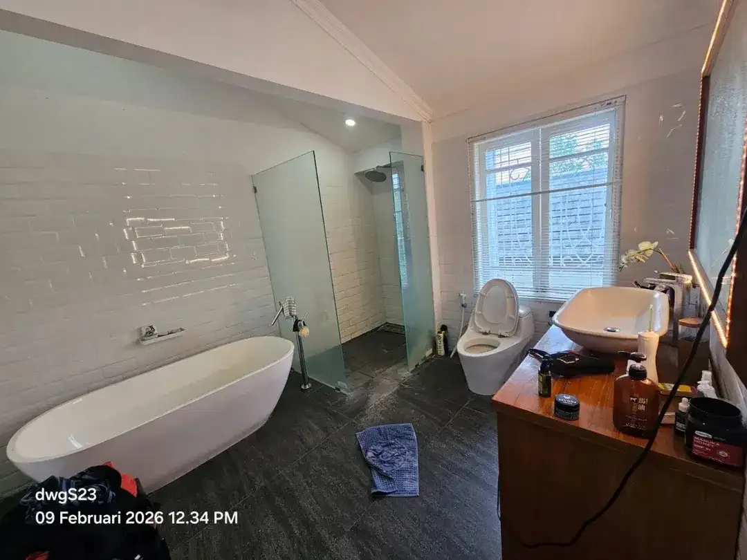 Dijual rumah semi villa lantai 2 lokasi semer dekat ke umalas kerobokan  One gate syestem - Image 10 of 10
