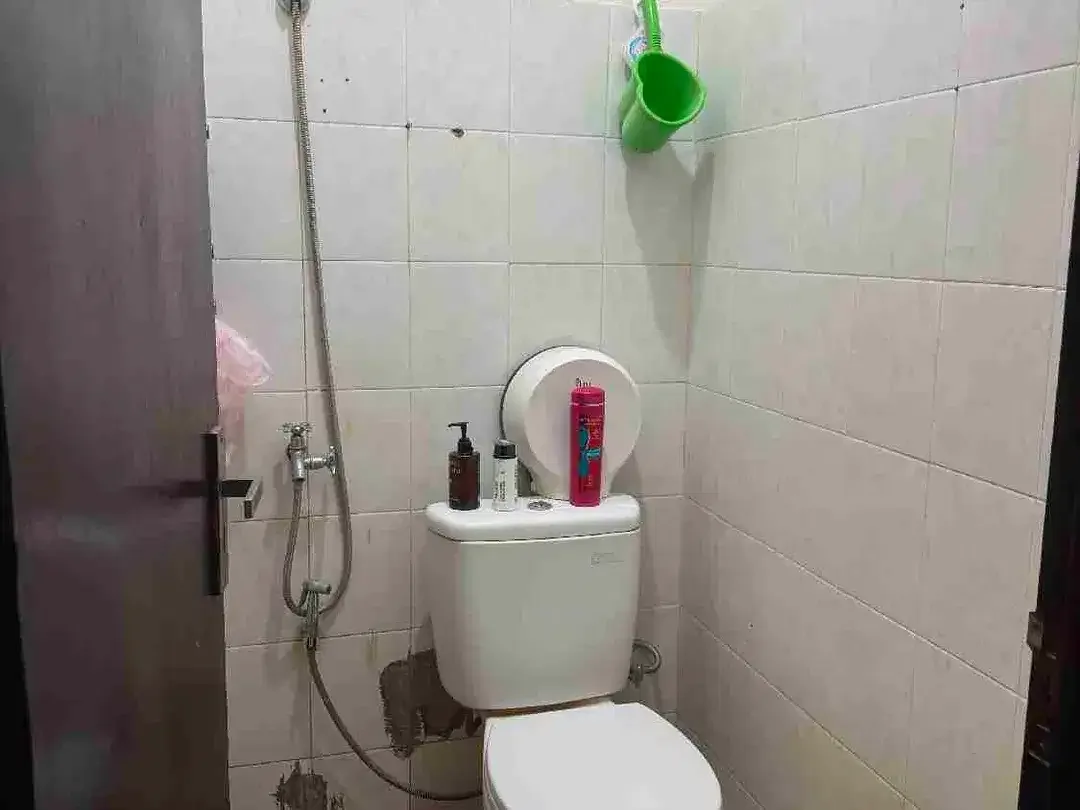 Dijual rumah minimalis scond lantai 2 lokasi Cica buduk Abian base Badung view sawah dan sungai - Image 8 of 9