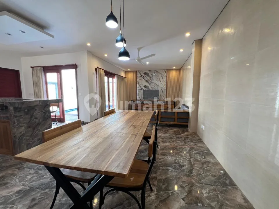 Disewakan Villa 2 Bedrooms Fully Furnished Dekat Area Seminyak - Image 3 of 4