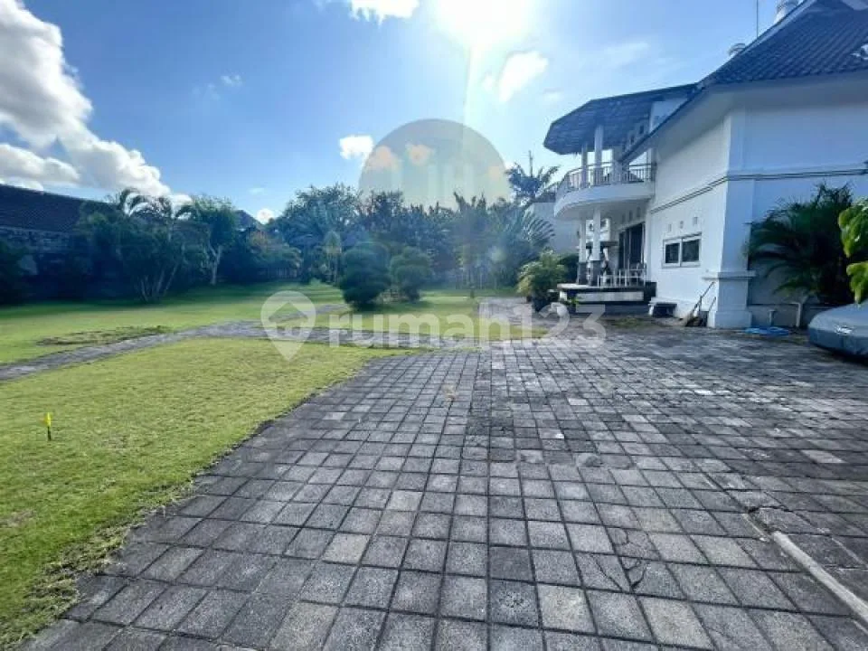 Maintained 2 Storey House at Kuta Area, Located In Tourist Area, It Has a Big Garden, Closse to Sunset Road, Seminyak and Kuta Beach - Image 2 of 4