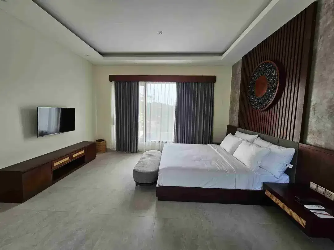 VILLA RESIDENCE SIAP HUNI, FULLY FURNISHED, LOKASI KAWASAN ELIT - Image 10 of 10