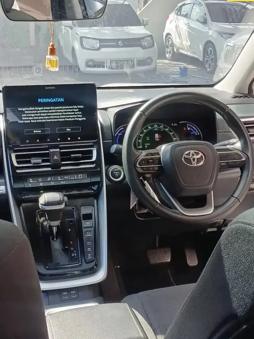 INNOVA ZENIX V HYBRID MATIC 2023 ASLI BALI TANGAN PERTAMA - Image 6 of 10